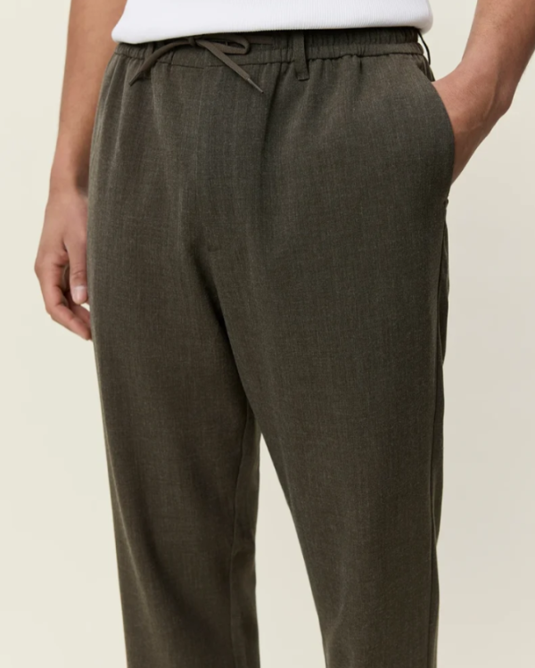 PANTALON COMO TAPERED OLIVE NIGHT ~ LES DEUX