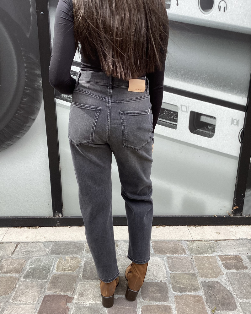 JEAN SELLY NOIR  - RED LEGEND