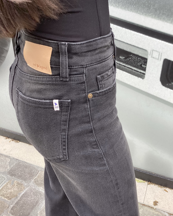 JEAN CODY NOIR - RED LEGEND