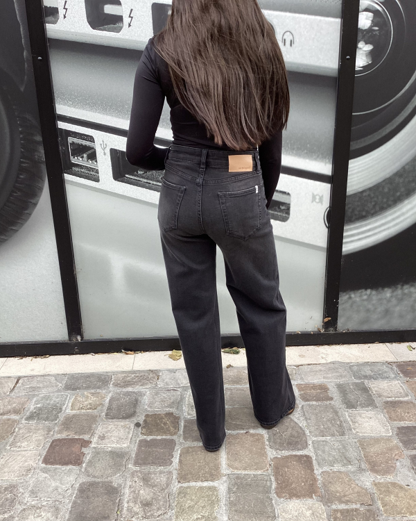 JEAN CODY NOIR - RED LEGEND